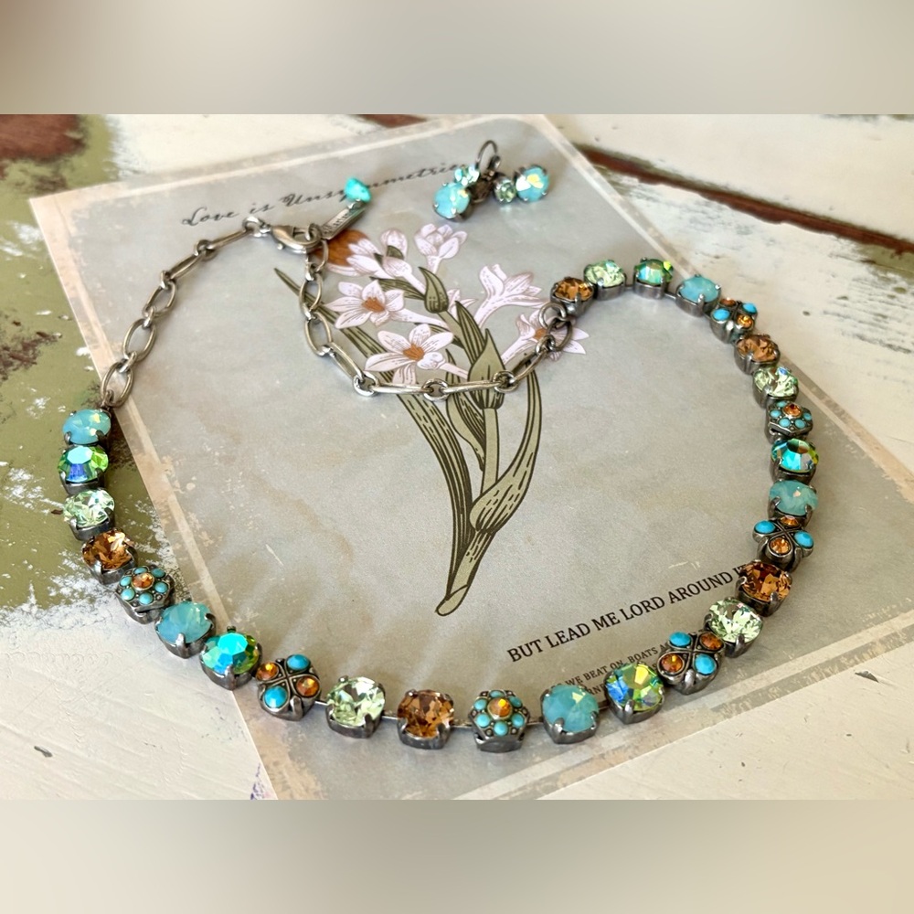 Like NEW!! Mariana Earth Tone Crystal Necklace Earrings Set